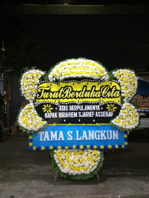 Papan Bunga Duka di Tingginambut